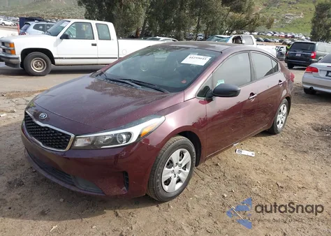 2017 Kia Forte Lx z USA, uszkodzony, nr VIN 3KPFK4A76HE131069